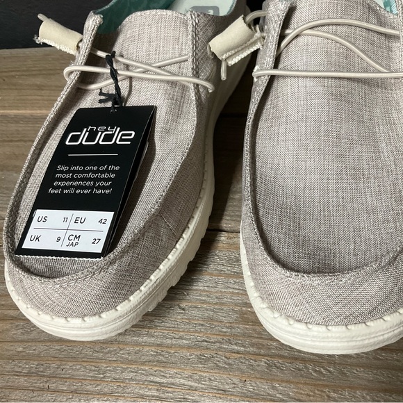 Hey Dude Beige Wendy Chambray Loafers Sz 11W - Picture 9 of 9